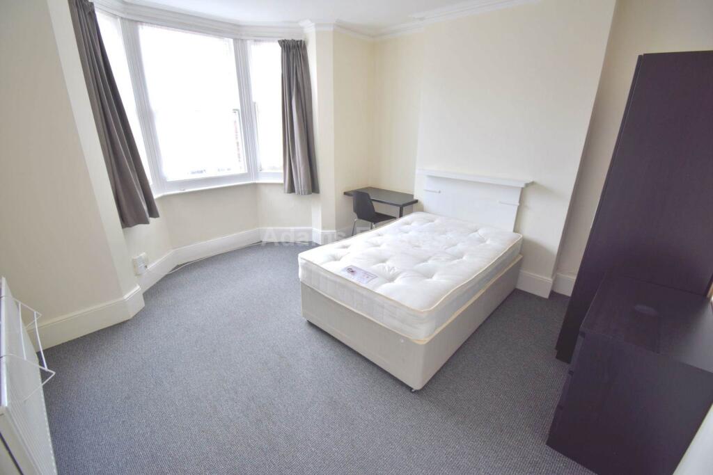 3 bed 1st Floor Flat for rent in Reading. From Adams Estates - Reading