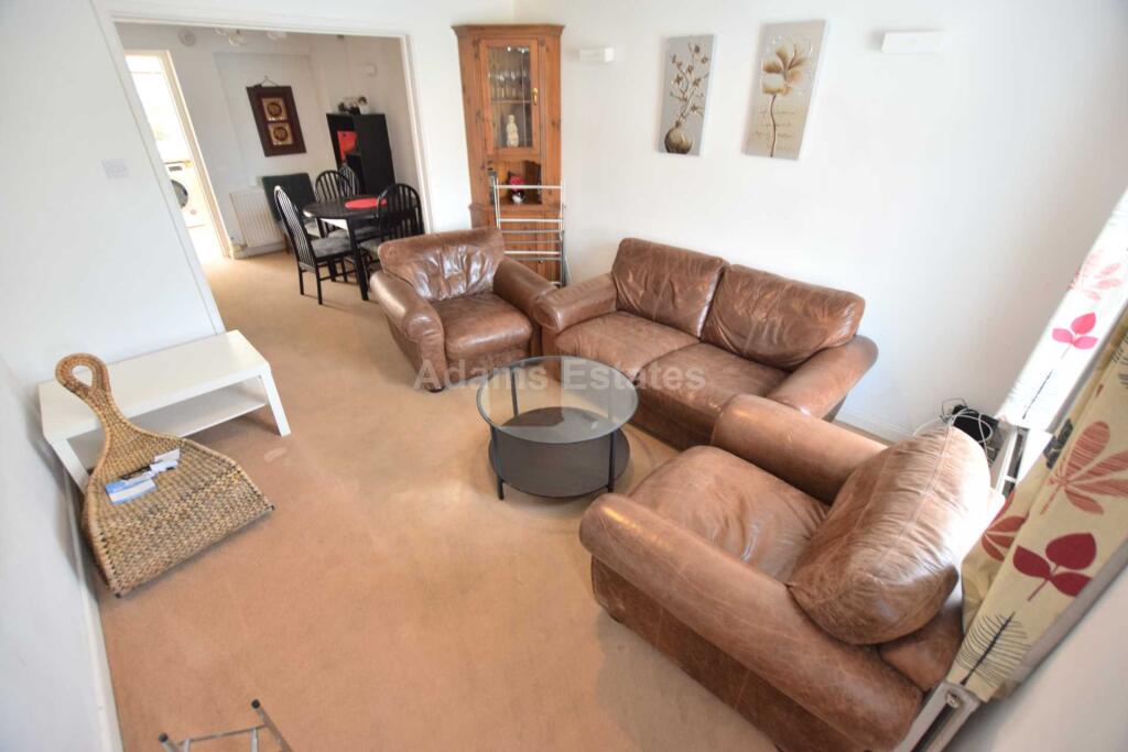 3 bed Mid Terraced House for rent in Reading. From Adams Estates - Reading 3 bed Mid Terraced House for rent in Reading. From Adams Estates - Reading