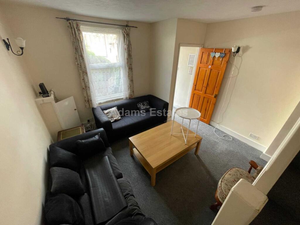 3 bed Mid Terraced House for rent in Reading. From Adams Estates - Reading