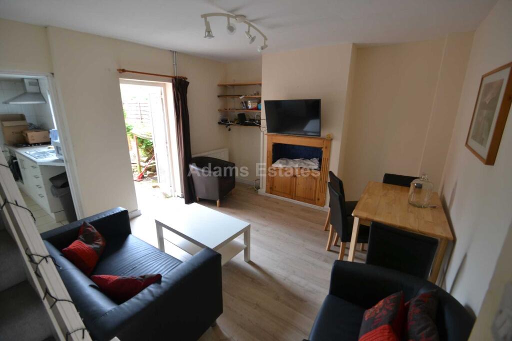 3 bed Mid Terraced House for rent in Reading. From Adams Estates - Reading