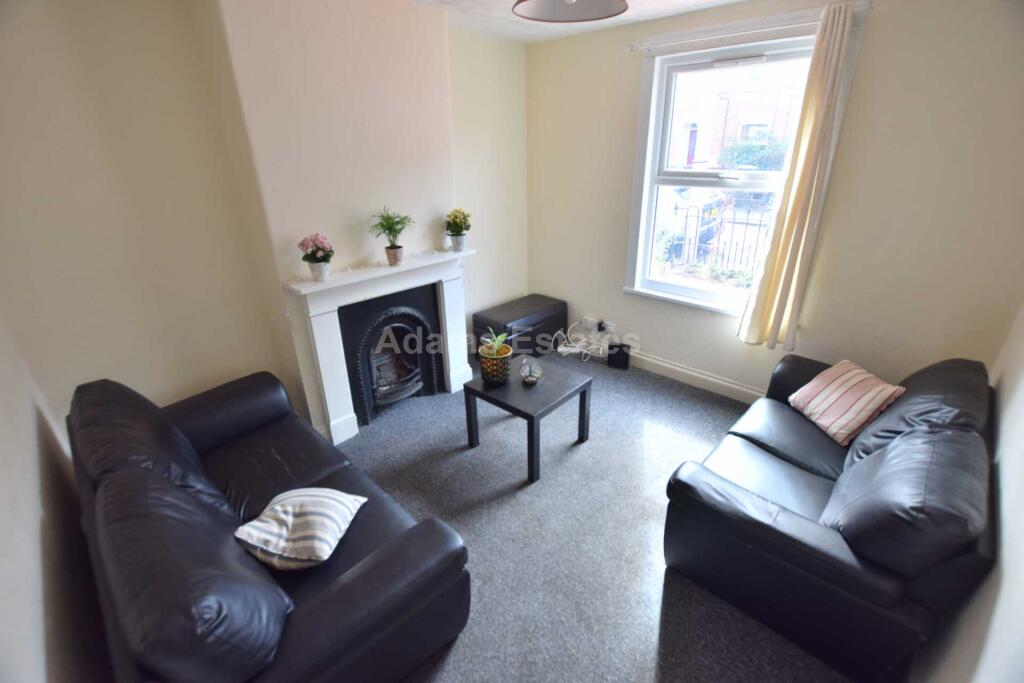 4 bed Mid Terraced House for rent in Reading. From Adams Estates - Reading