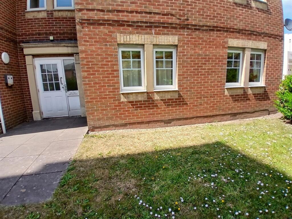 2 bed 1st Floor Flat for rent in Stoke-on-Trent. From Whittaker & Biggs - Leek 2 bed 1st Floor Flat for rent in Stoke-on-Trent. From Whittaker & Biggs - Leek
