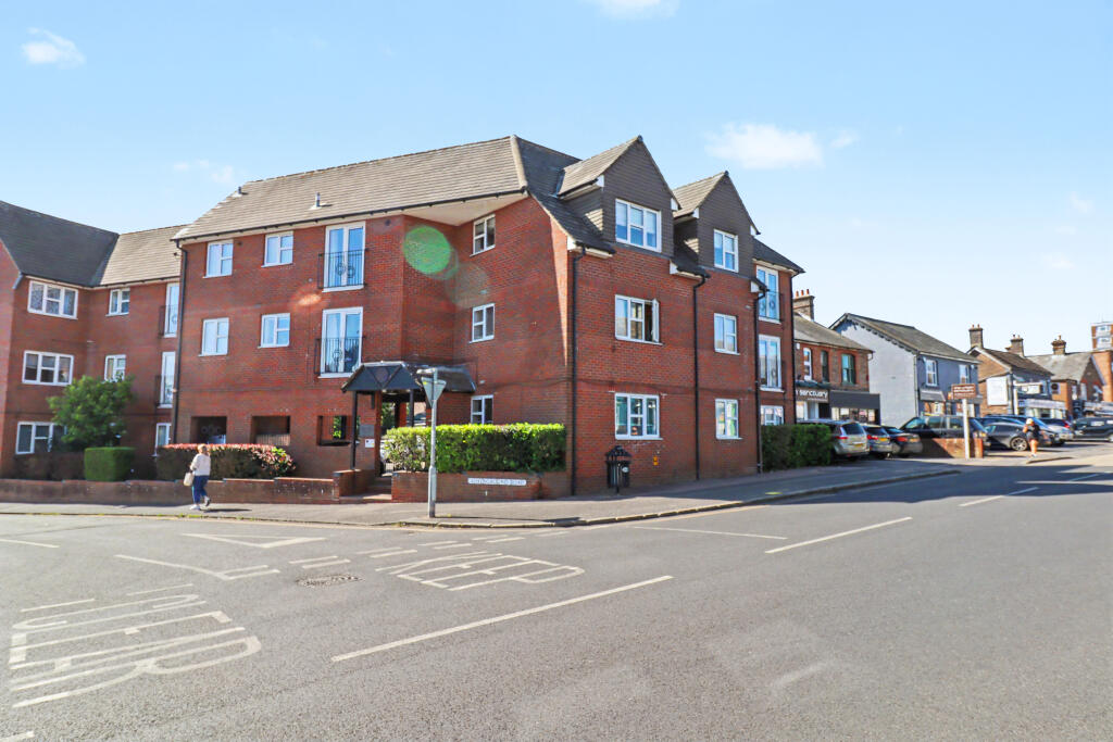 1 bed 1st Floor Flat for rent in Haywards Heath. From Stevens - Henfield 1 bed 1st Floor Flat for rent in Haywards Heath. From Stevens - Henfield