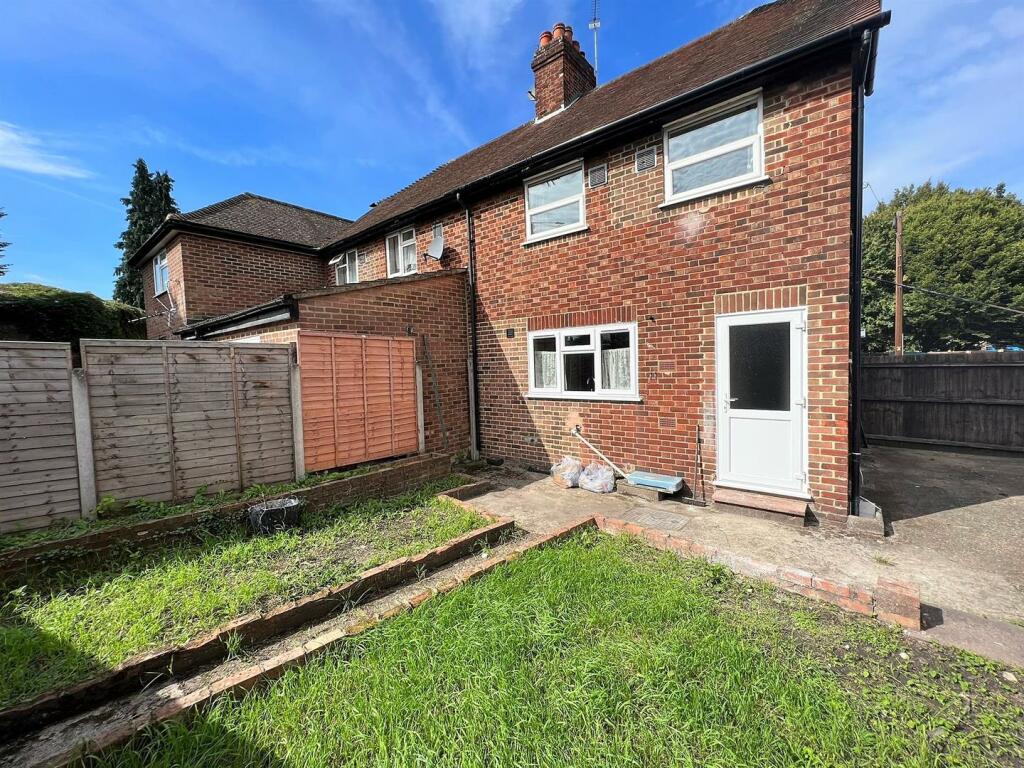 3 bed Detached House for rent in Uxbridge. From CAMERON ESTATE AGENTS