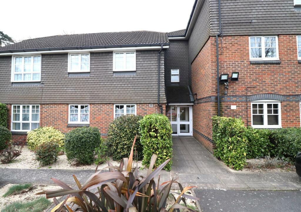 2 bed Apartment for rent in Uxbridge. From CAMERON ESTATE AGENTS