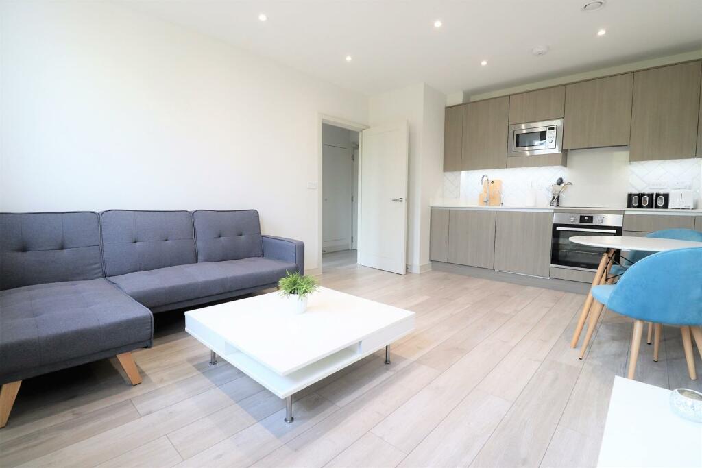 1 bed Apartment for rent in Uxbridge. From CAMERON ESTATE AGENTS