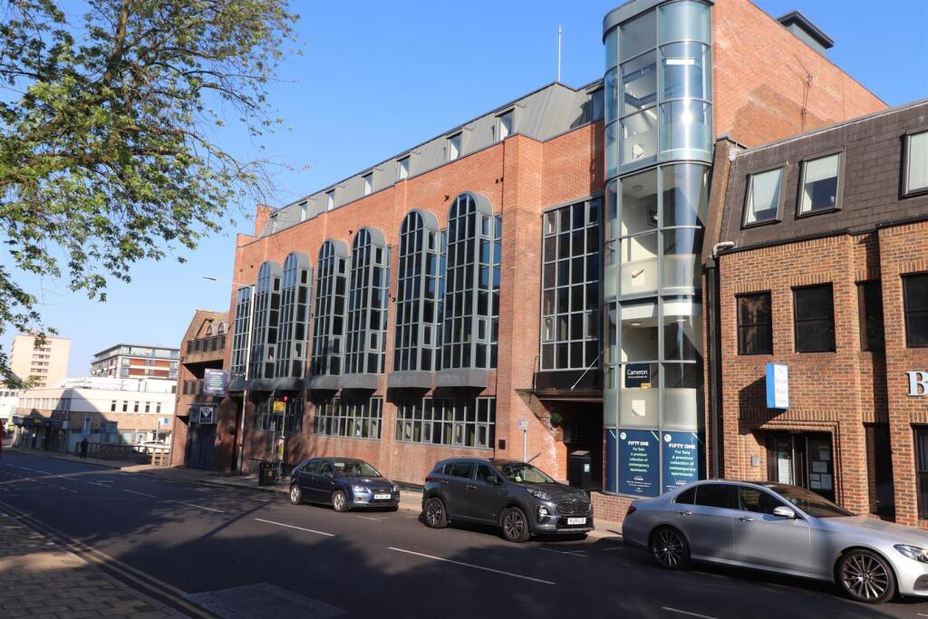 1 bed Apartment for rent in Uxbridge. From CAMERON ESTATE AGENTS