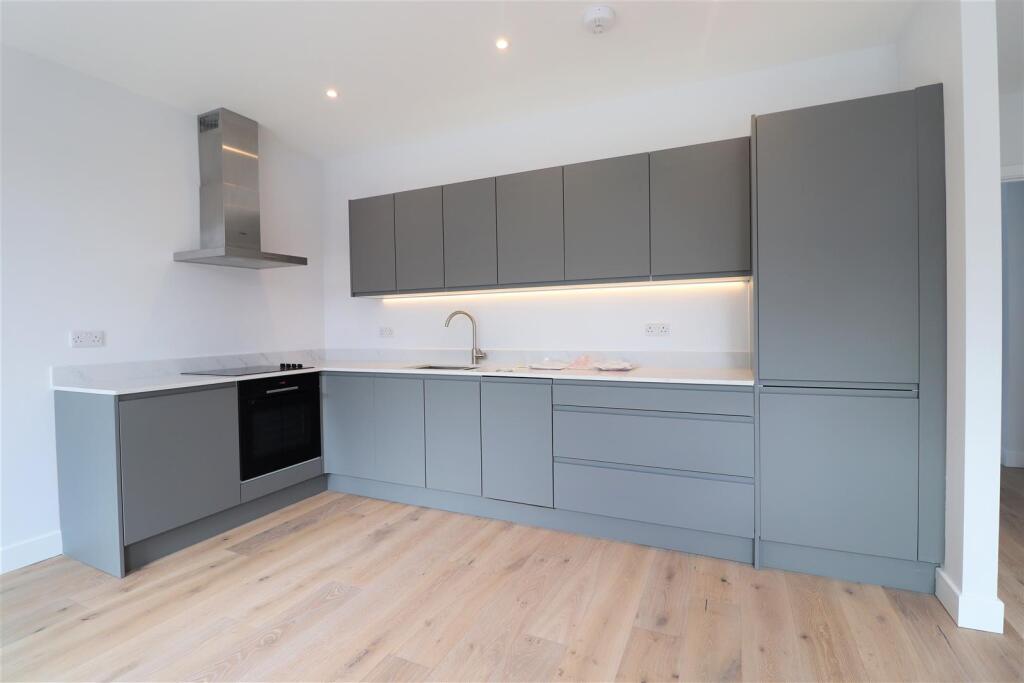 1 bed Apartment for rent in Uxbridge. From CAMERON ESTATE AGENTS