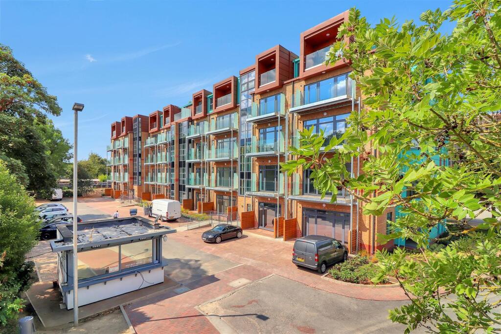 0 bed Apartment for rent in Uxbridge. From CAMERON ESTATE AGENTS