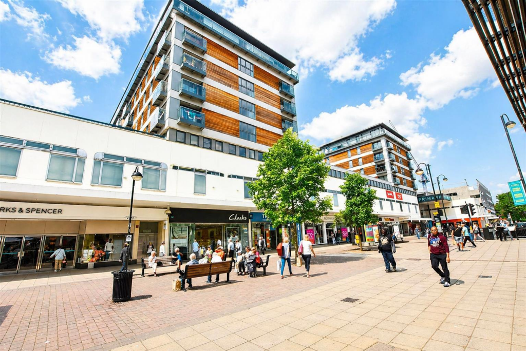 1 bed Apartment for rent in Uxbridge. From CAMERON ESTATE AGENTS