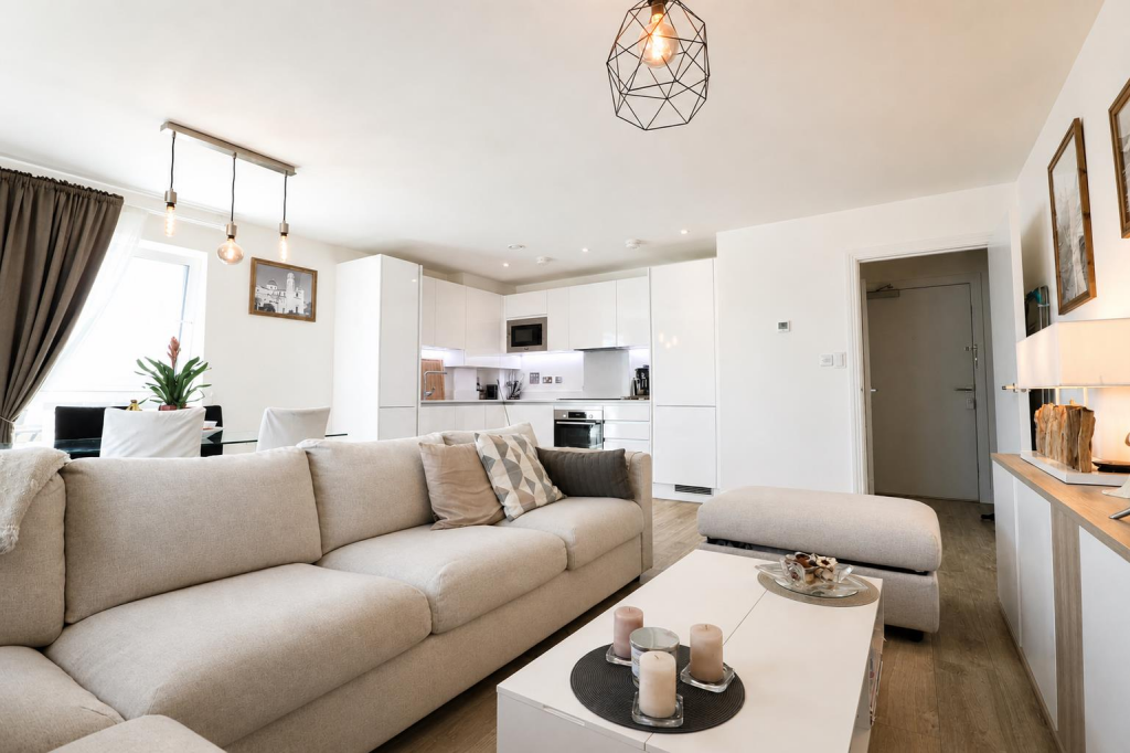 2 bed Apartment for rent in Uxbridge. From CAMERON ESTATE AGENTS