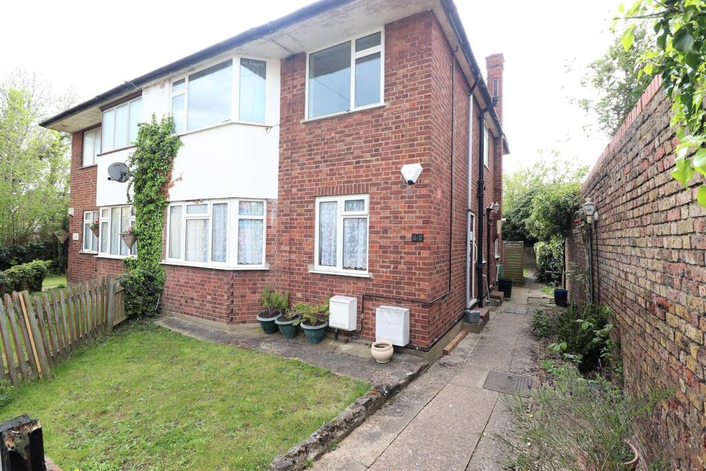 2 bed Annexe for rent in Uxbridge. From CAMERON ESTATE AGENTS