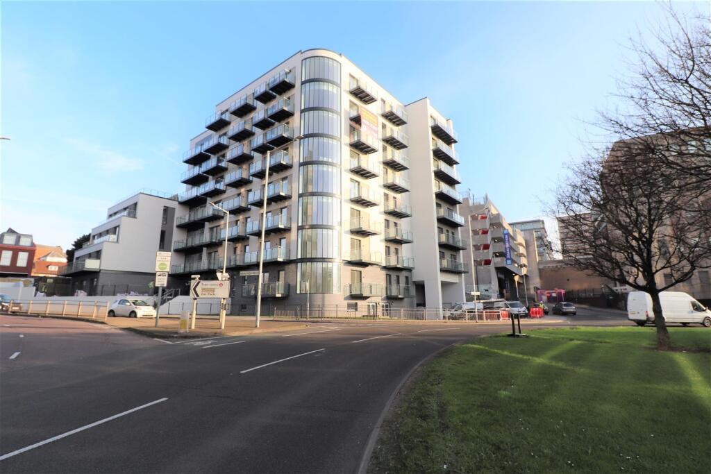 1 bed Apartment for rent in Uxbridge. From CAMERON ESTATE AGENTS