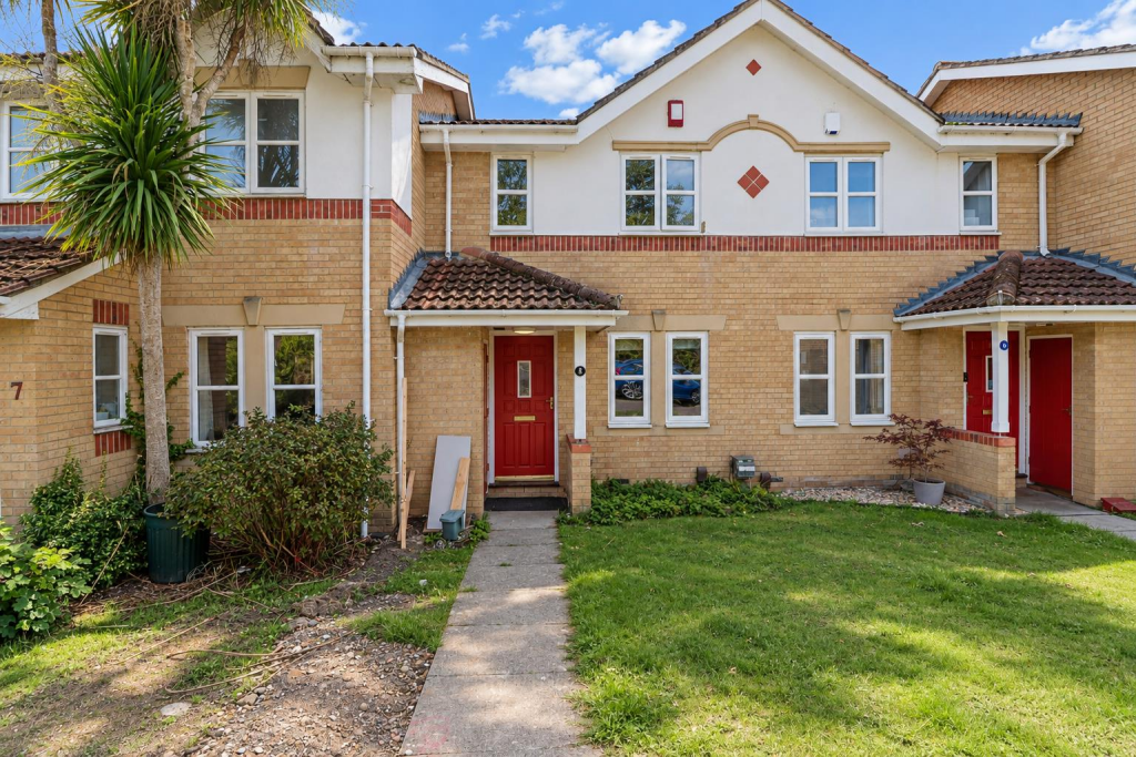 3 bed Mid Terraced House for rent in Uxbridge. From CAMERON ESTATE AGENTS