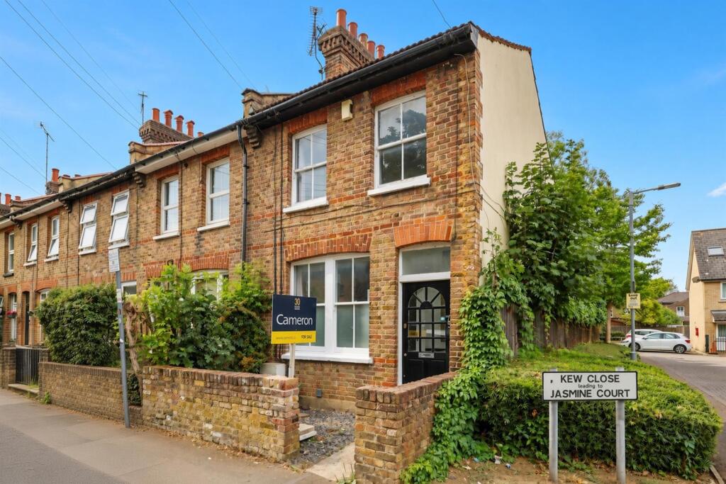2 bed Mid Terraced House for rent in Uxbridge. From CAMERON ESTATE AGENTS 2 bed Mid Terraced House for rent in Uxbridge. From CAMERON ESTATE AGENTS