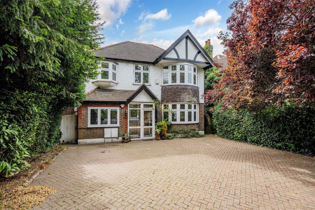 5 bed Detached for rent in Epsom. From Williams Harlow