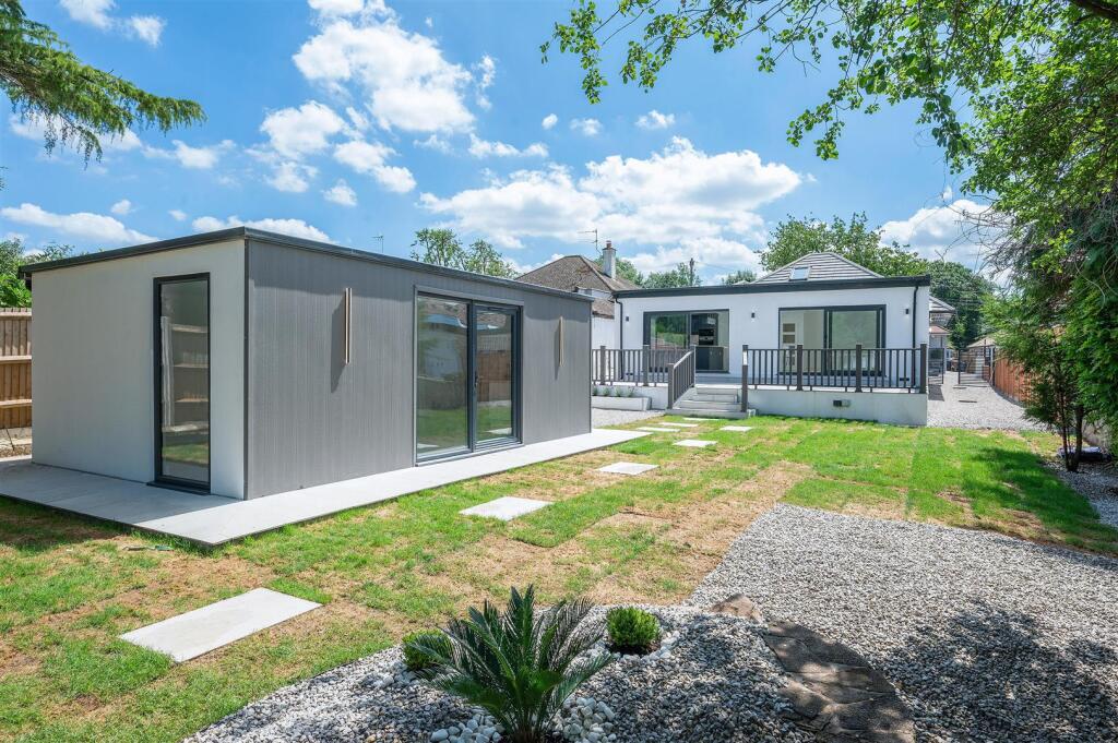 5 bed Detached bungalow for rent in Epsom. From Williams Harlow