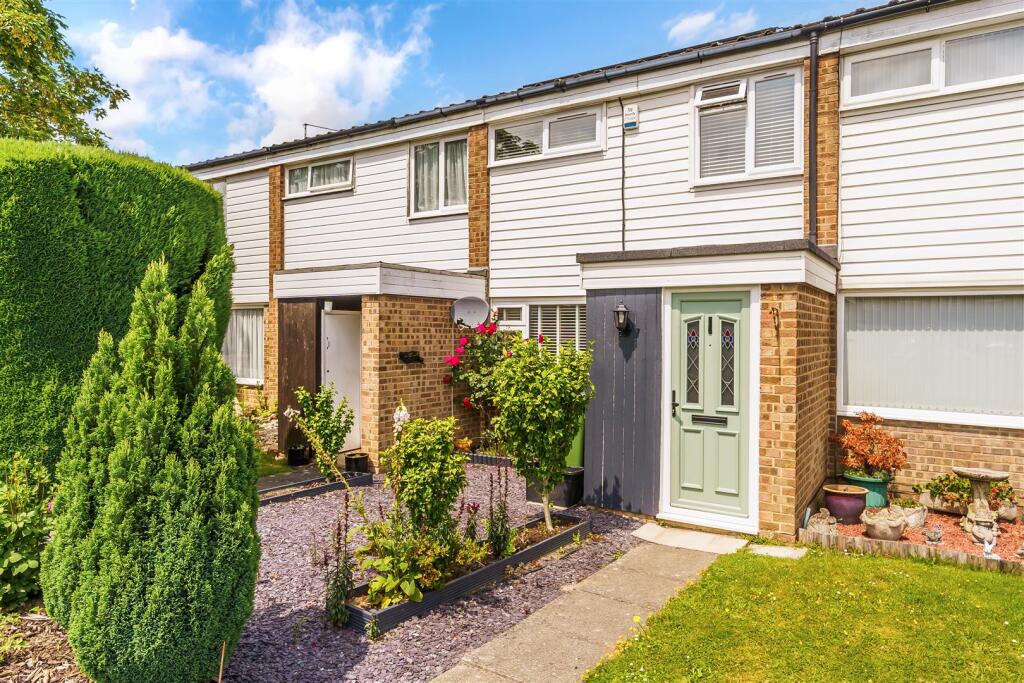 3 bed Mid Terraced House for rent in Horley. From Williams Harlow