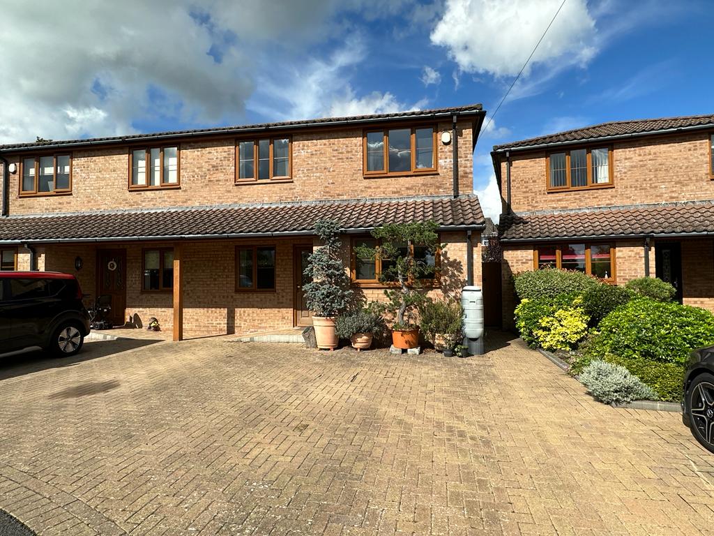 4 bed Semi-Detached House for rent in Fareham. From Pearsons Estate Agents - Fareham