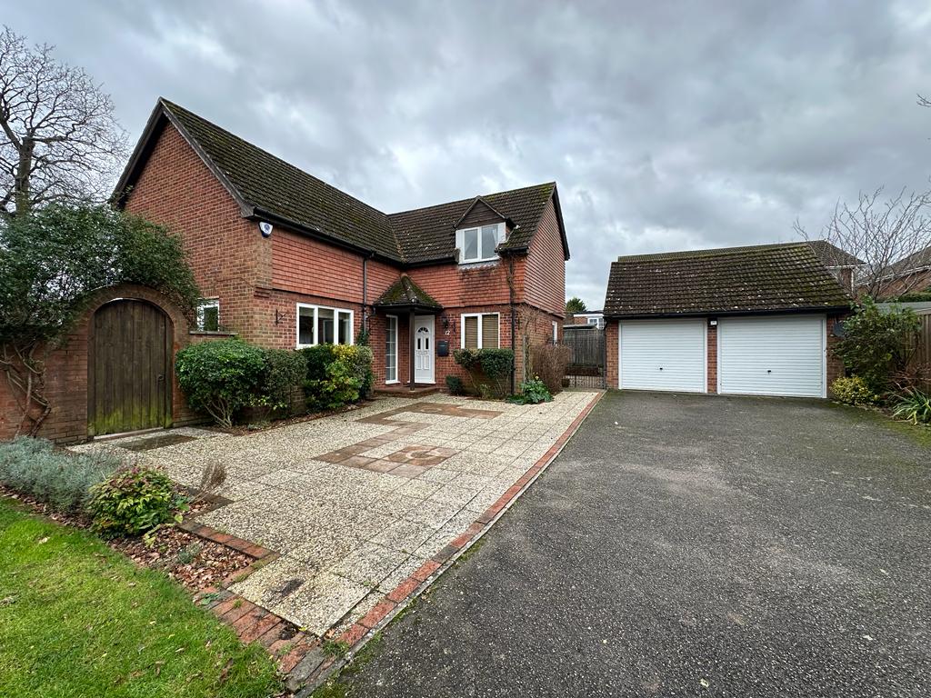 4 bed Detached House for rent in Fareham. From Pearsons Estate Agents - Fareham