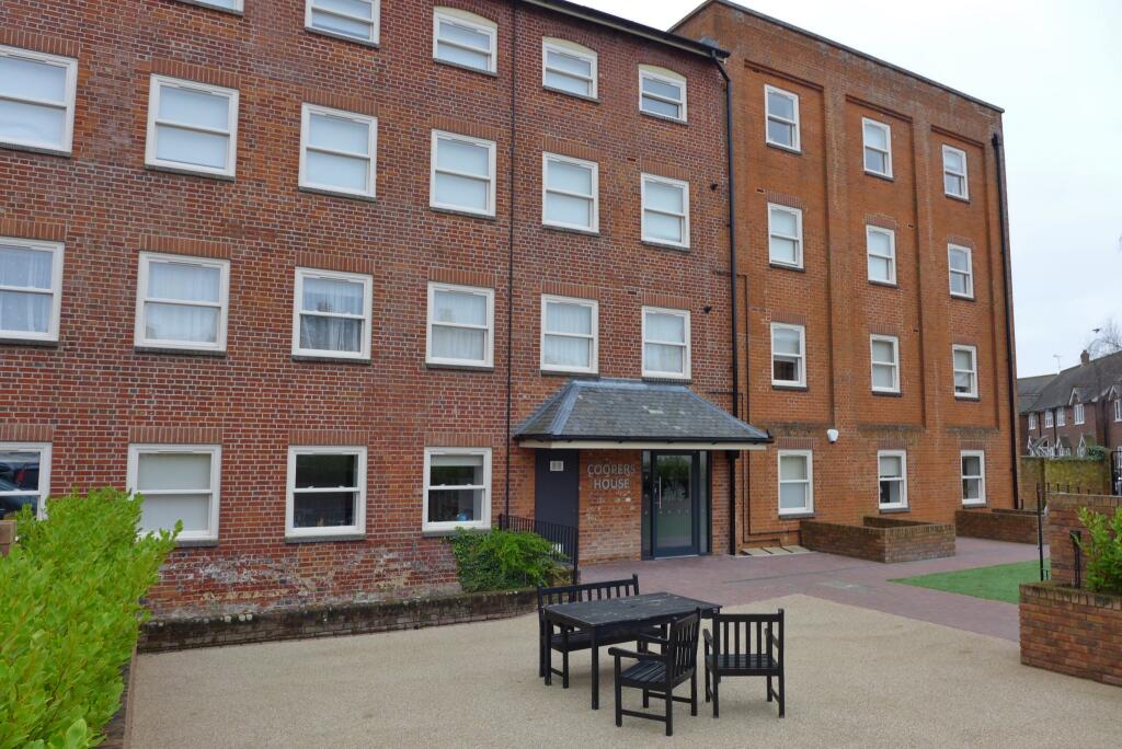 2 bed 1st Floor Flat for rent in Romsey. From Pearsons - Romsey 2 bed 1st Floor Flat for rent in Romsey. From Pearsons - Romsey