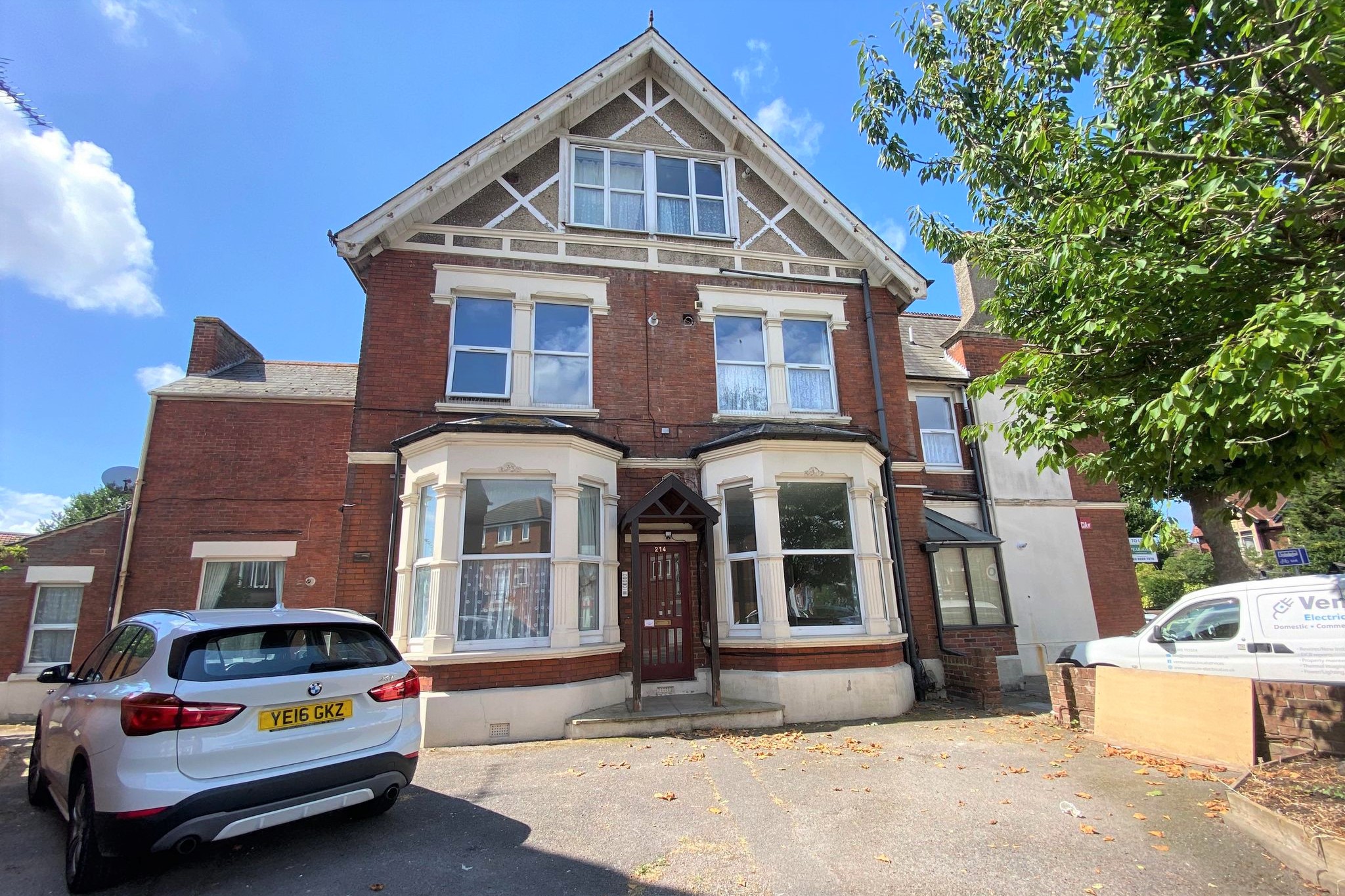 2 bed Flat for rent in Portsmouth. From Pearsons Estate Agents - Southsea