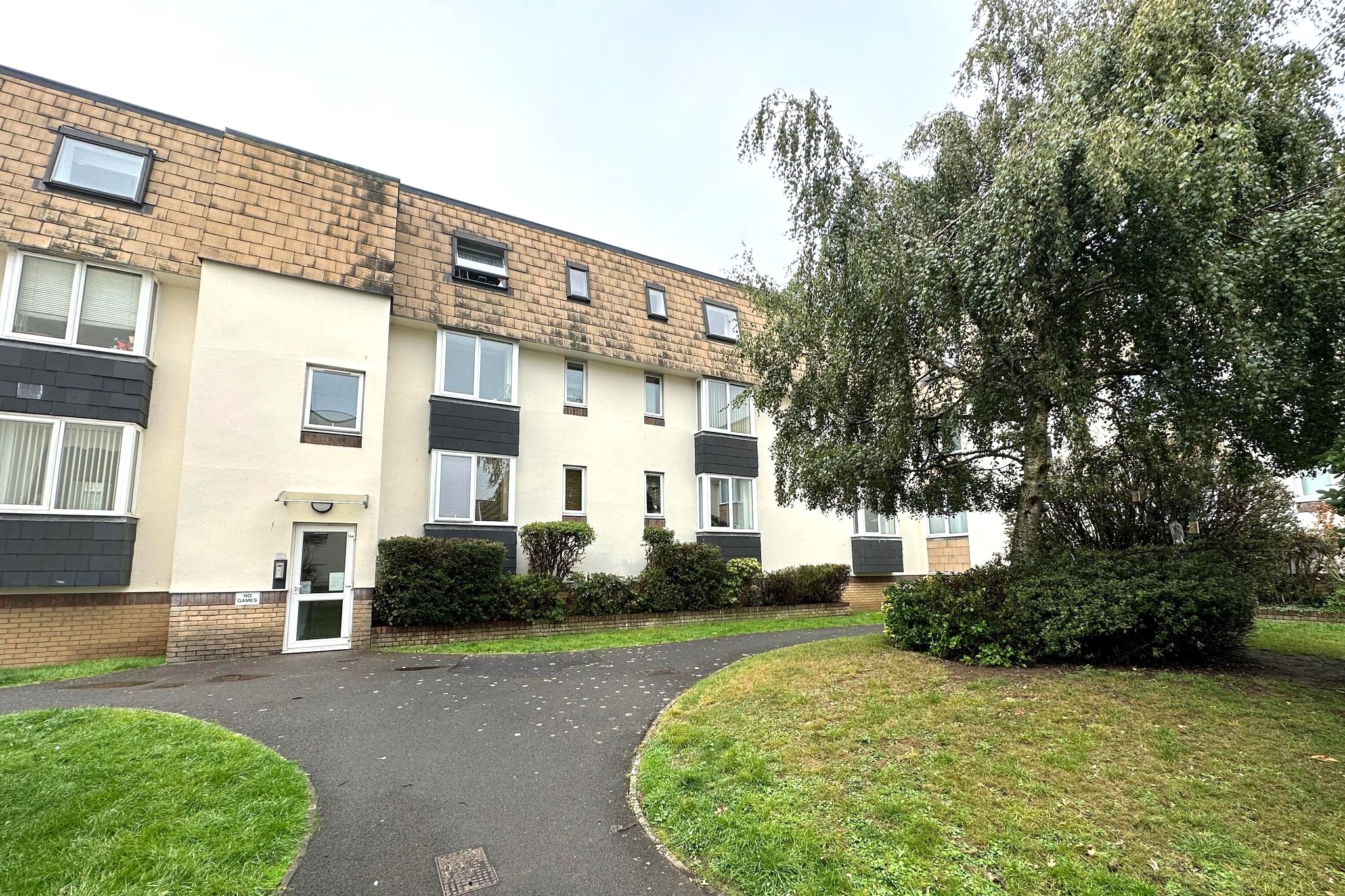 3 bed Apartment for rent in Southsea. From Pearsons - Southsea