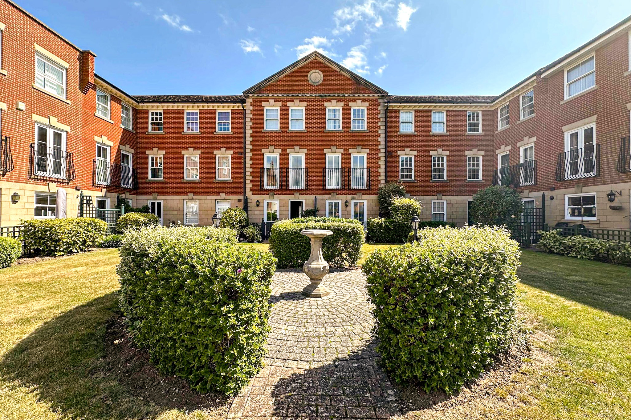 2 bed Apartment for rent in Portsmouth. From Pearsons - Southsea