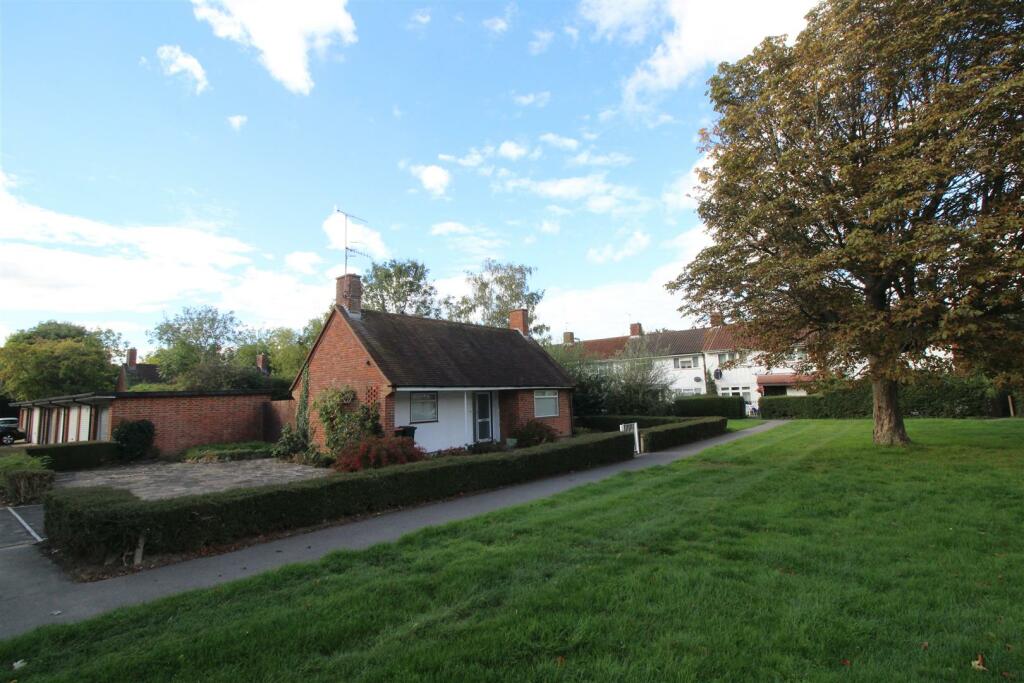 1 bed Detached House for rent in Crawley. From Taylor Robinson Estate Agents