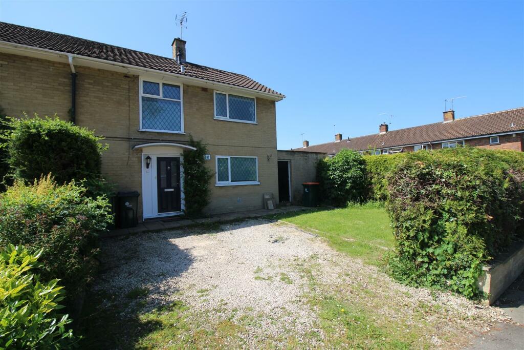 2 bed Detached House for rent in Crawley. From Taylor Robinson Estate Agents