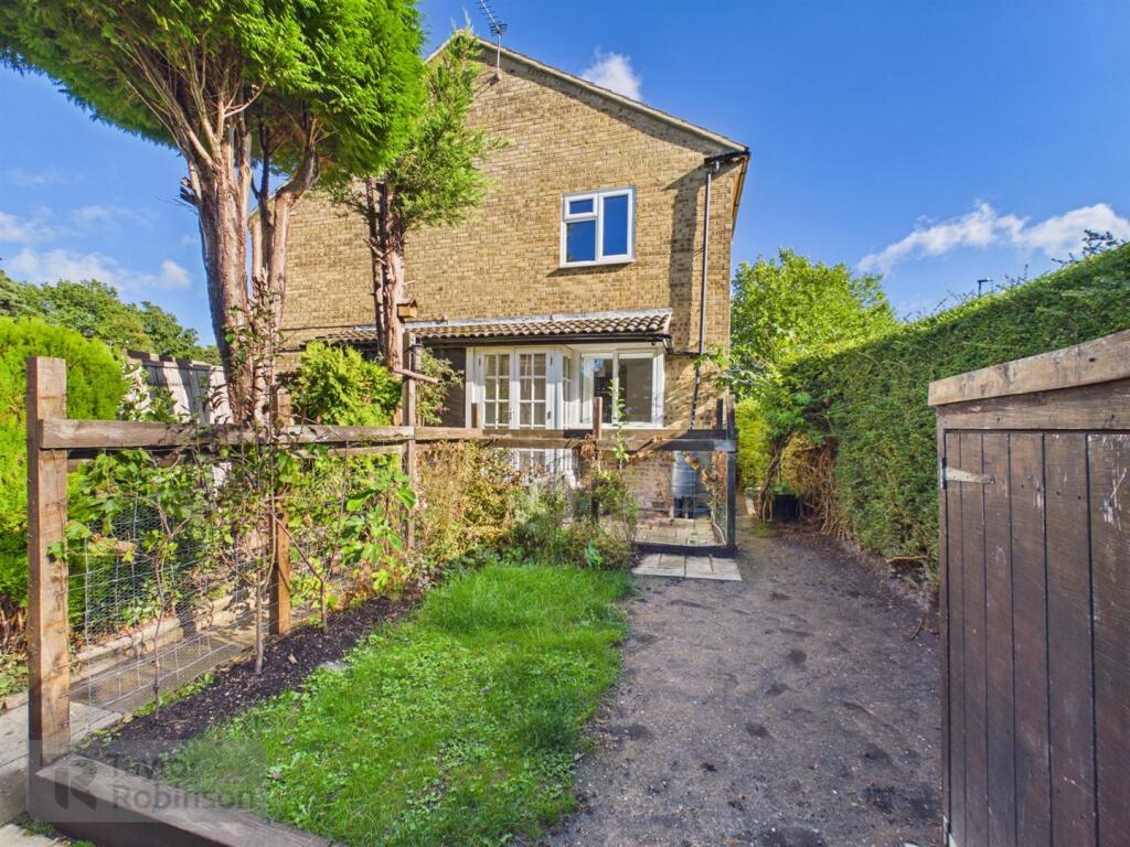 1 bed Bungalow for rent in Crawley. From Taylor Robinson - Crawley