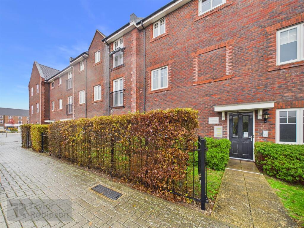 2 bed Apartment for rent in Crawley. From Taylor Robinson - Crawley