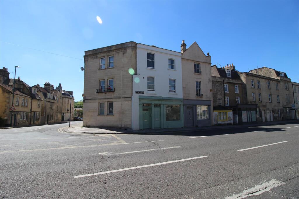 4 bed Studio for rent in Upper Swainswick. From PropertyLink Estates - Bath