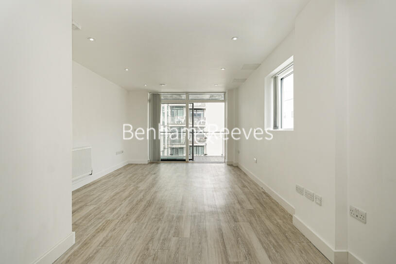 2 bed Apartment for rent in Hounslow. From Benham & Reeves - Kew - Kew
