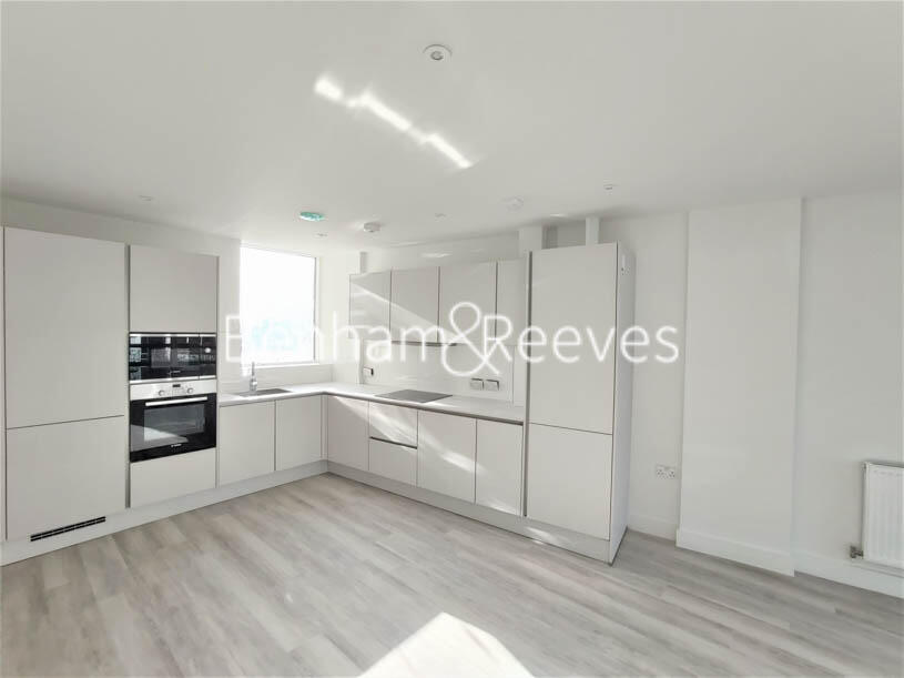 2 bed Apartment for rent in Hounslow. From Benham & Reeves - Kew - Kew