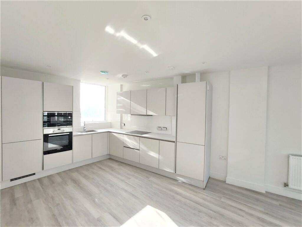2 bed Apartment for rent in Hounslow. From Benham & Reeves - Kew - Kew
