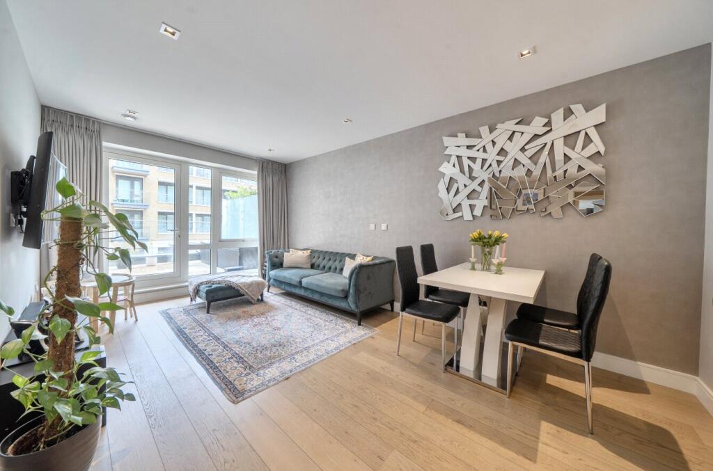 2 bed Apartment for rent in Brentford. From Benham & Reeves - Kew - Kew
