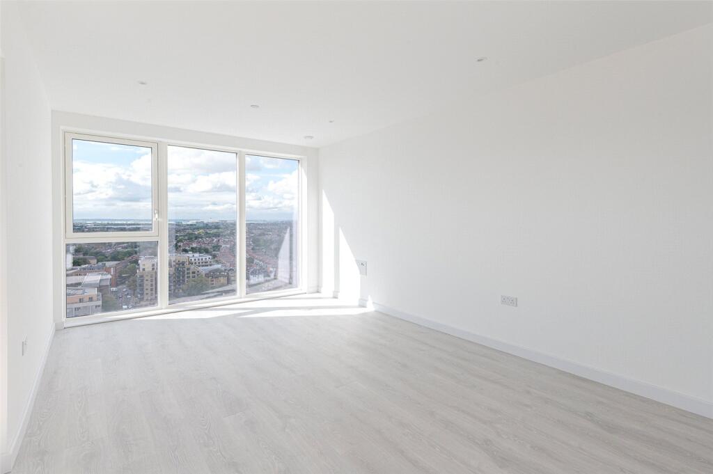 2 bed Apartment for rent in Hounslow. From Benham & Reeves - Kew - Kew