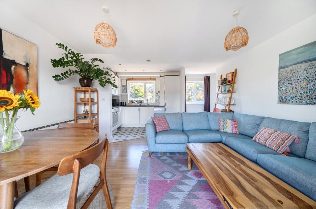2 bed Apartment for rent in Brentford. From Benham & Reeves - Kew - Kew 2 bed Apartment for rent in Brentford. From Benham & Reeves - Kew - Kew