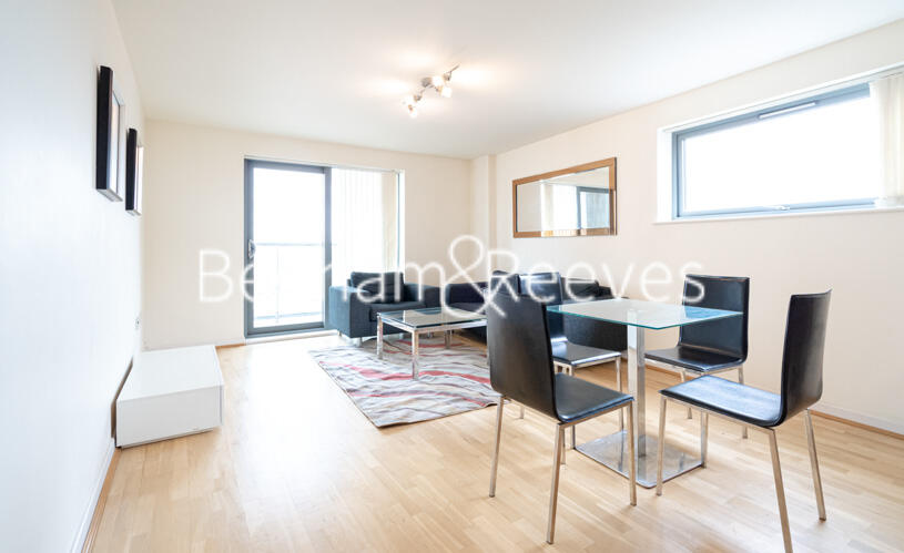 3 bed Apartment for rent in Stepney. From Benham & Reeves- Wapping - Wapping