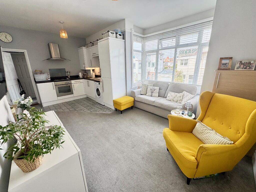 1 bed 1st Floor Flat for rent in Bournemouth. From Jordan Marks Estates - Christchurch