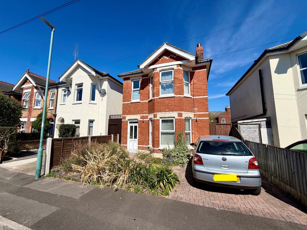 1 bed 1st Floor Flat for rent in Bournemouth. From Jordan Marks Estates - Christchurch