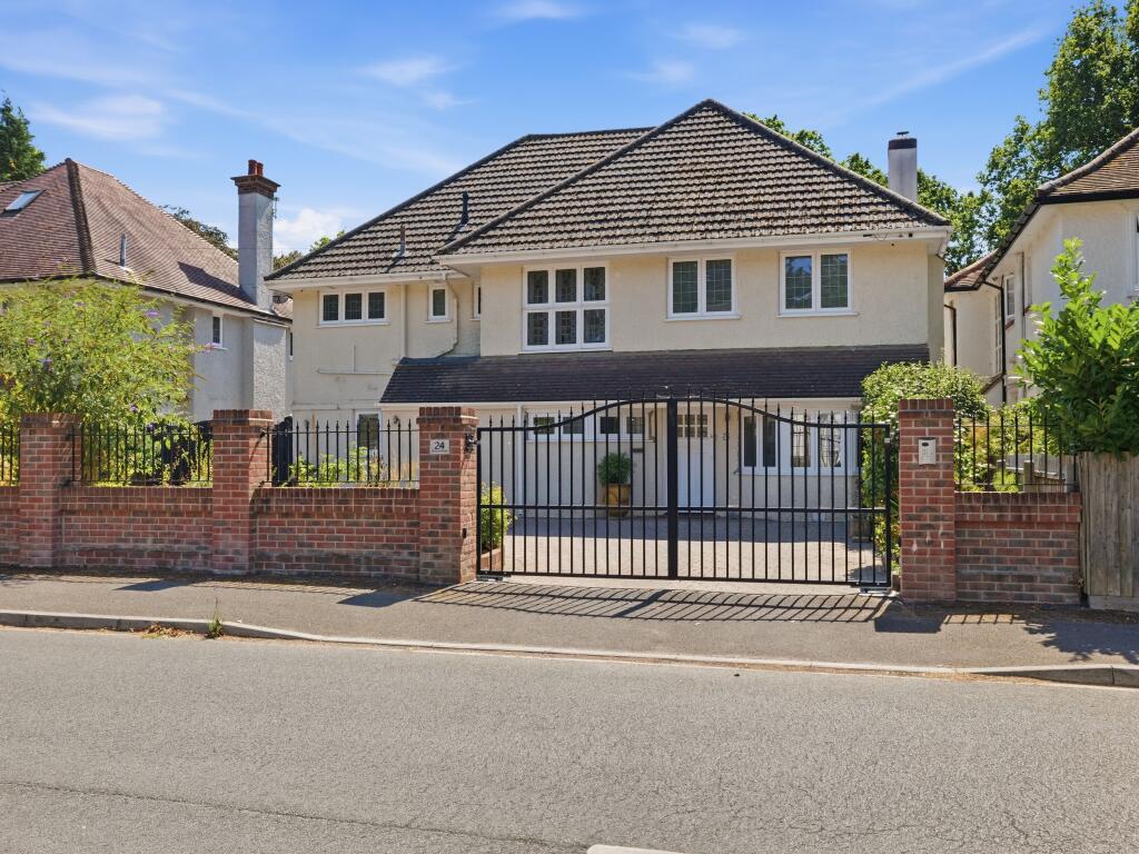 4 bed Detached for rent in Bournemouth. From Jordan Marks Estates - Christchurch 4 bed Detached for rent in Bournemouth. From Jordan Marks Estates - Christchurch