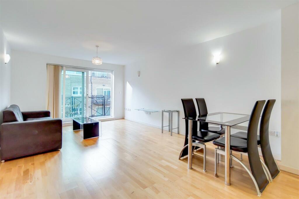 2 bed Apartment for rent in Poplar. From Madison Brook - Docklands