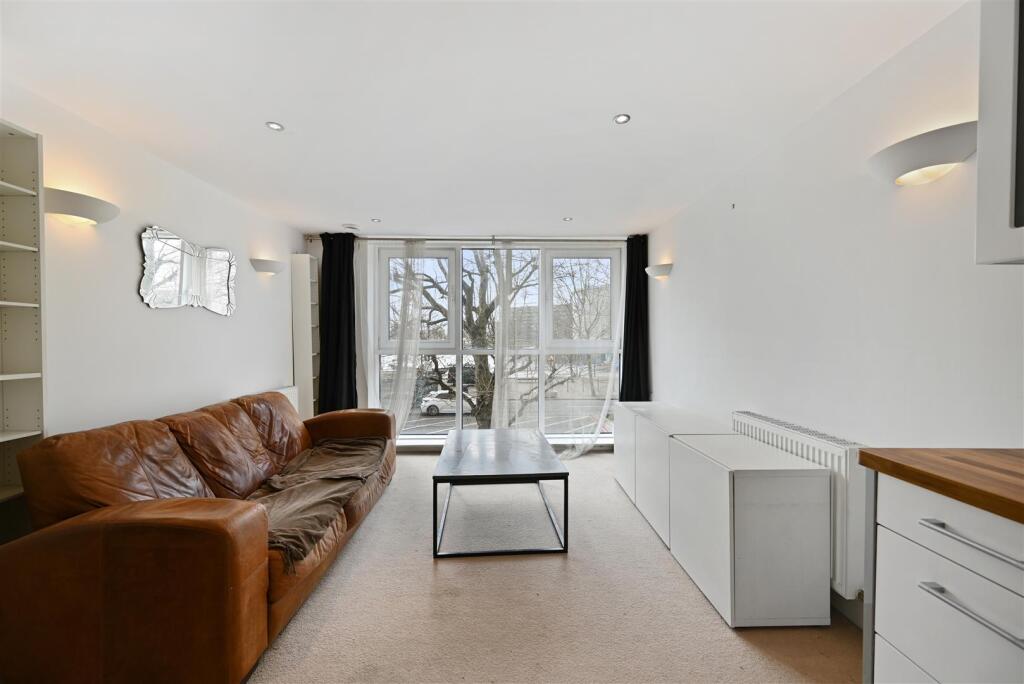 1 bed Apartment for rent in Poplar. From Madison Brook - Docklands