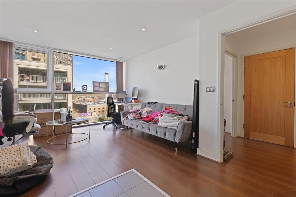 1 bed Apartment for rent in Poplar. From Madison Brook - Docklands