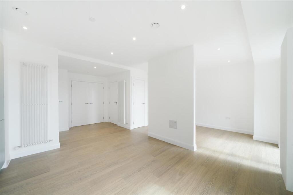 4 bed Studio for rent in West Ham. From Madison Brook - Docklands