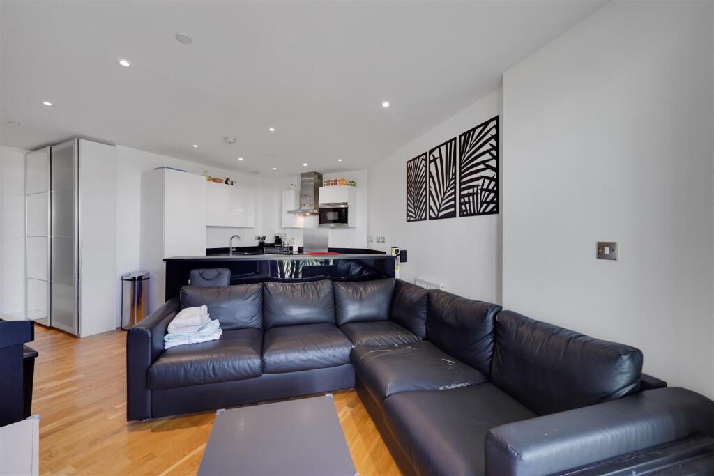 1 bed Apartment for rent in Poplar. From Madison Brook - Docklands 1 bed Apartment for rent in Poplar. From Madison Brook - Docklands