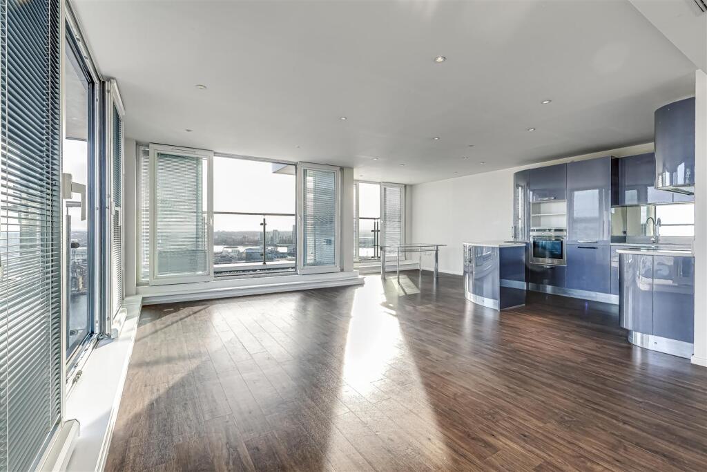 3 bed Penthouse for rent in Poplar. From Madison Brook - Docklands 3 bed Penthouse for rent in Poplar. From Madison Brook - Docklands