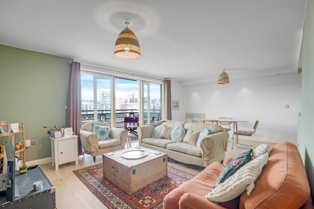 2 bed Apartment for rent in Poplar. From Madison Brook - Docklands